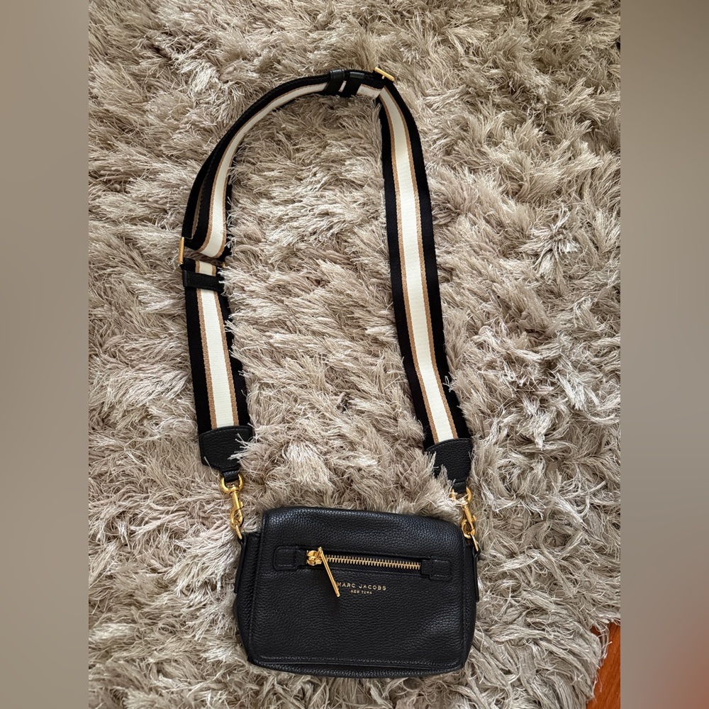 Marc Jacobs Black Leather crossbody